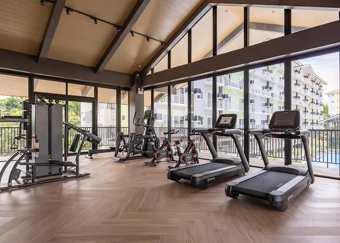 Amani 237, 3 Minutes To Airport, With Gym & Pool, Free Netflix, Fast Wi-Fi