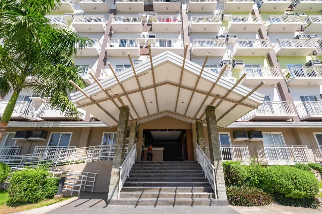 Amani 237, 3 Minutes To Airport, With Gym & Pool, Free Netflix, Fast Wi-fi Apartment *