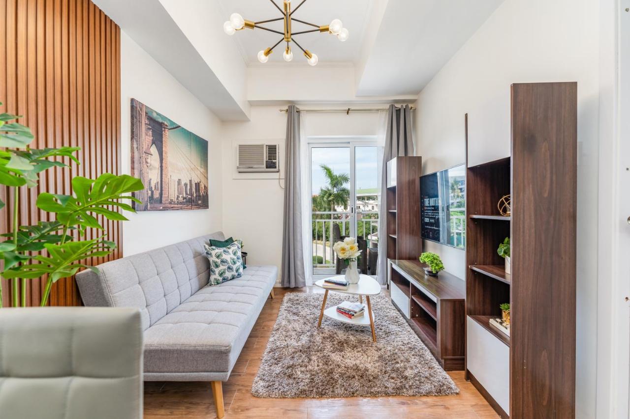 Amani 237, 3 Minutes To Airport, With Gym & Pool, Free Netflix, Fast Wi-fi *