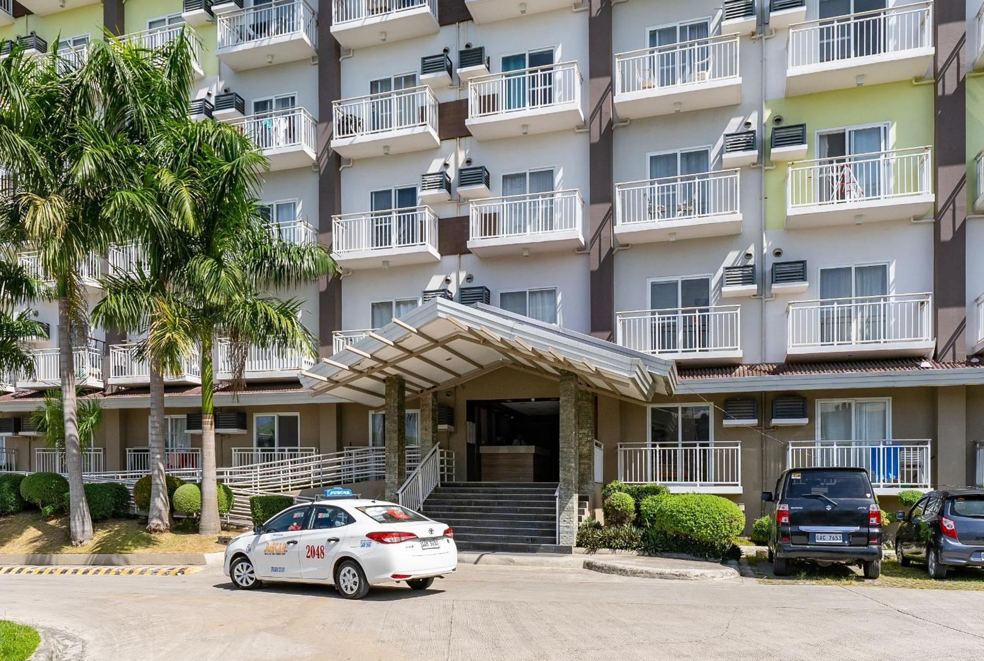 Amani 237, 3 Minutes To Airport, With Gym & Pool, Free Netflix, Fast Wi-fi Apartment Lapu-Lapu City