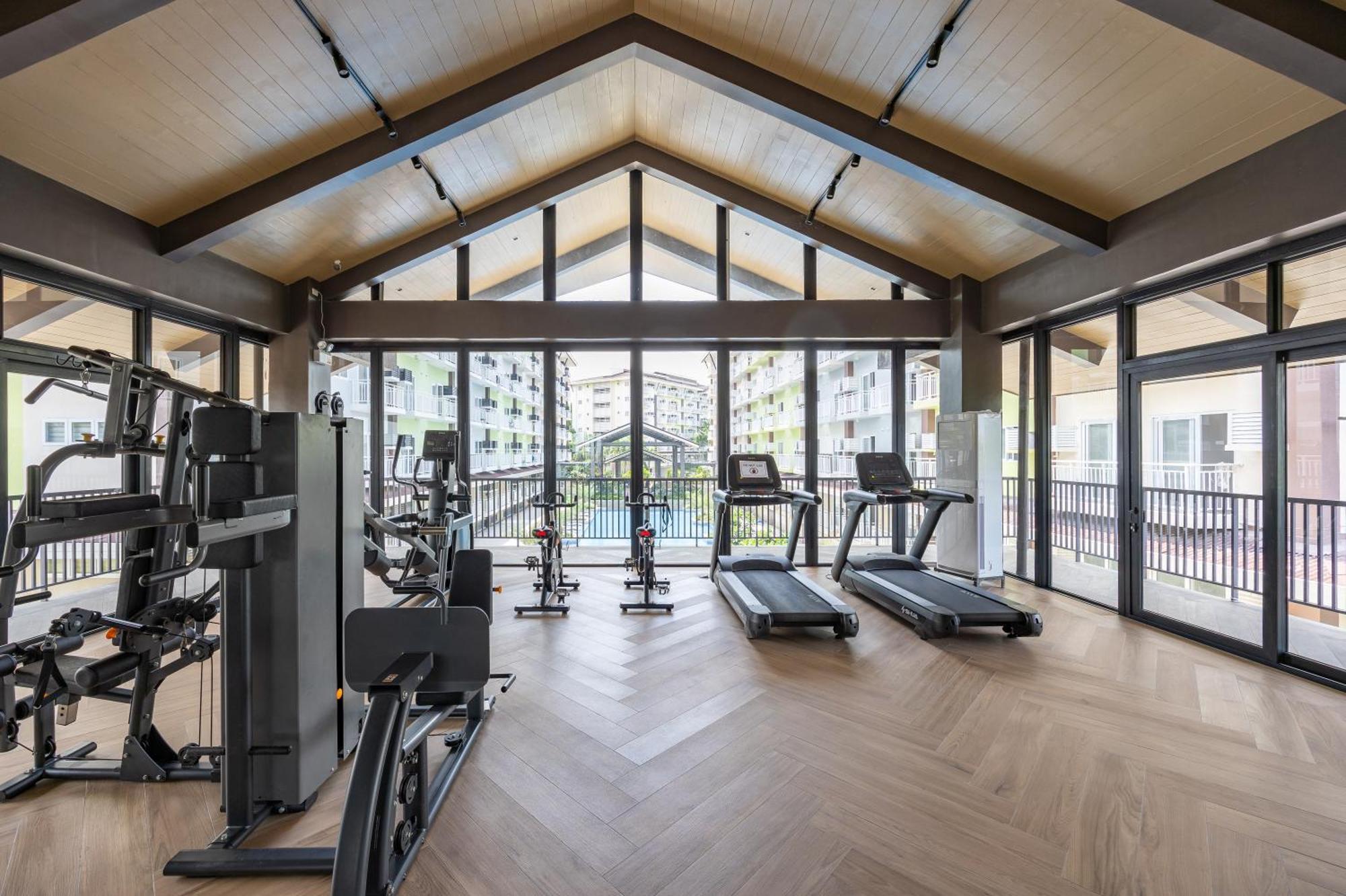 Amani 237, 3 Minutes To Airport, With Gym & Pool, Free Netflix, Fast Wi-fi * Lapu-Lapu City